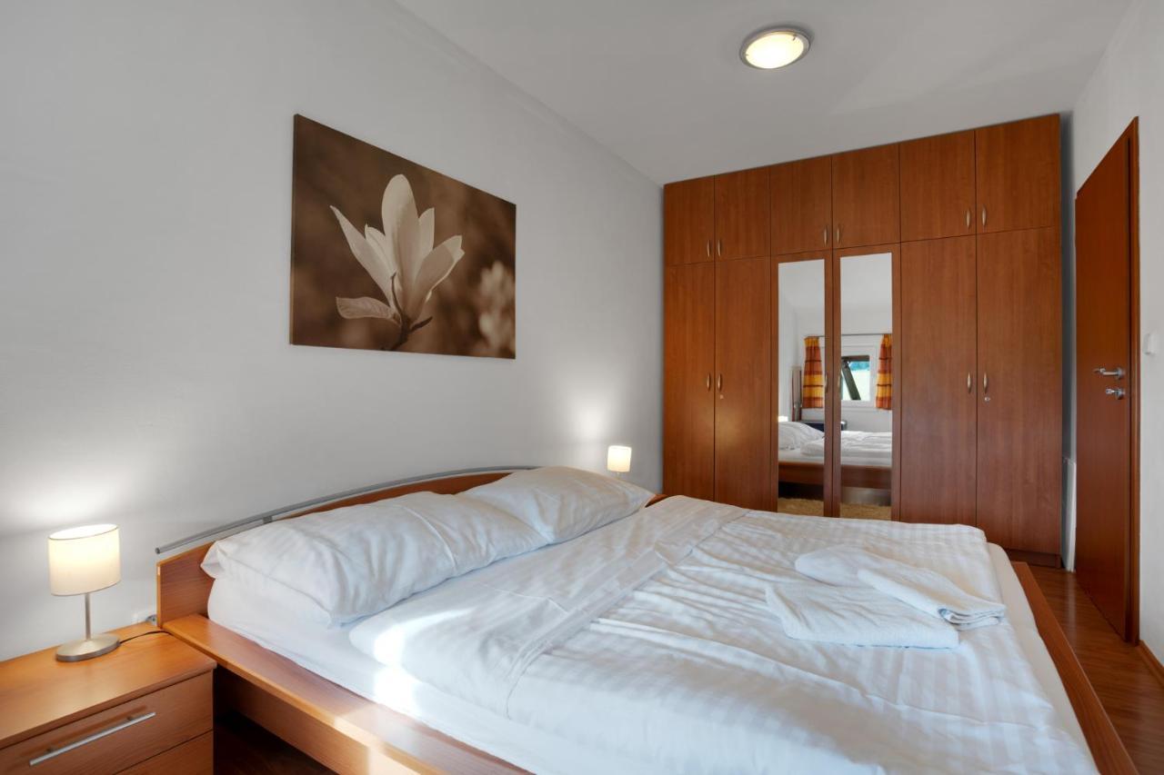 Loučná pod Klínovcem Mountain Apartment Klinovec Atomic מראה חיצוני תמונה